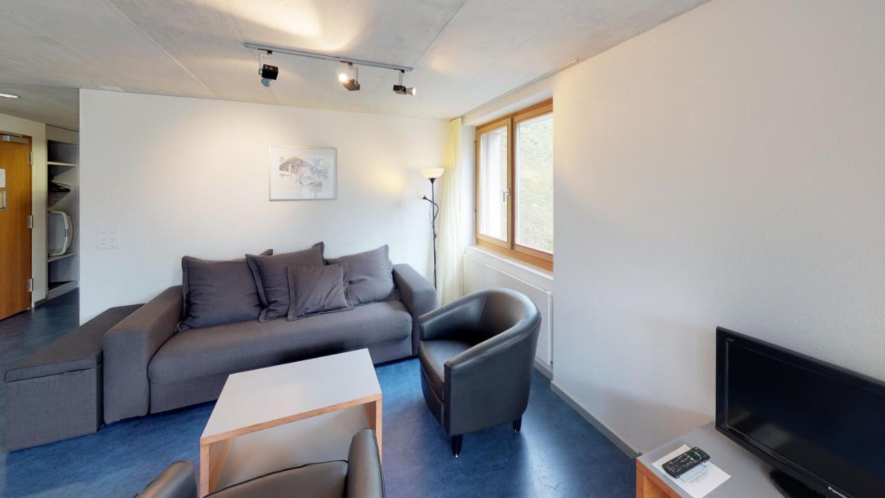 Reka-Feriendorf Disentis Zimmer foto